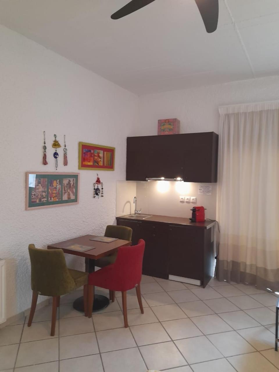 Rododafni Bay Residences Екстер'єр фото